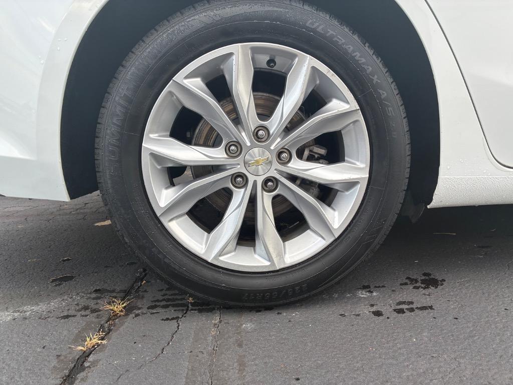 2019 Chevrolet Malibu LS photo 23