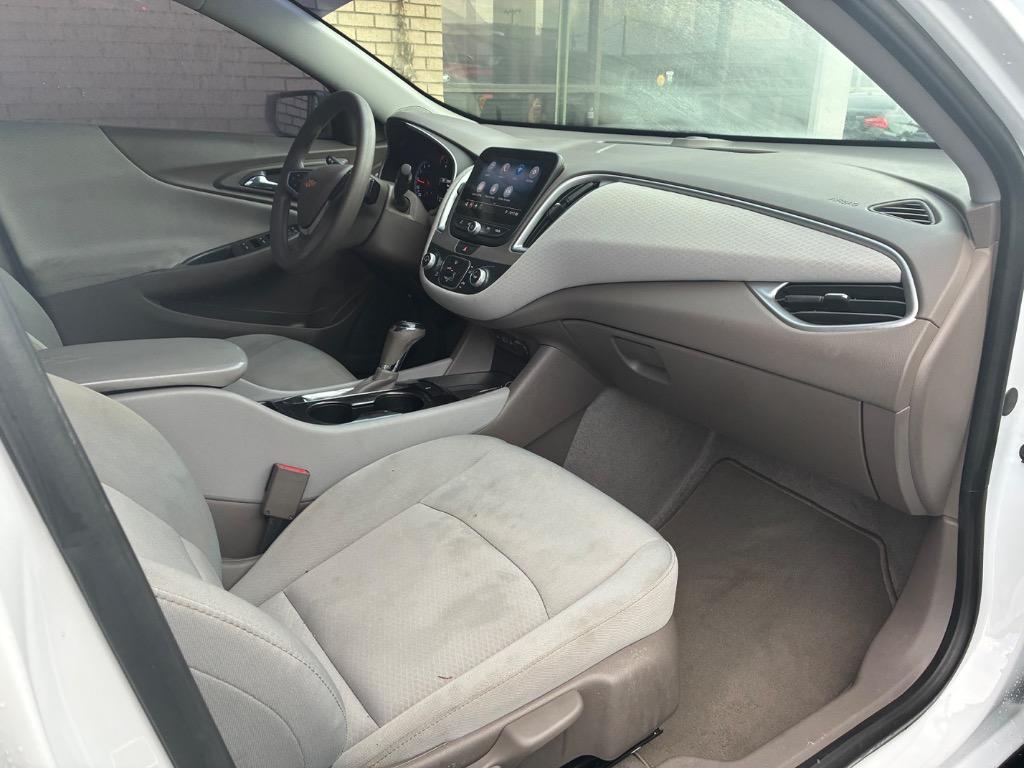 2019 Chevrolet Malibu LS photo 14