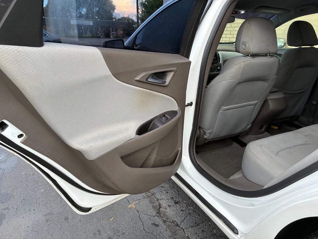 2019 Chevrolet Malibu LS photo 21