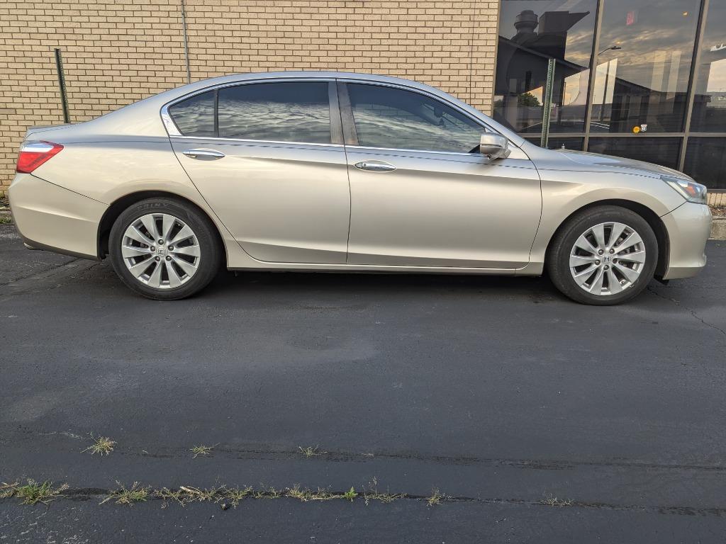 2015 Honda Accord EX-L photo 4