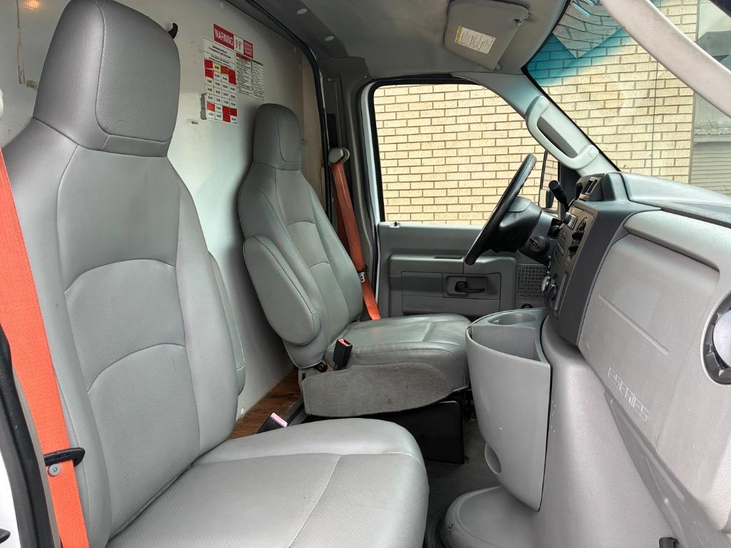 2015 Ford E-Series Cutaway Base - Photo 12