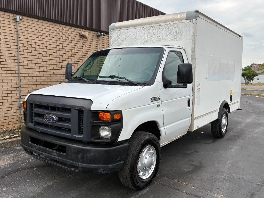 2015 Ford E-Series SRW E-350 Super Duty 138 in WB's photo