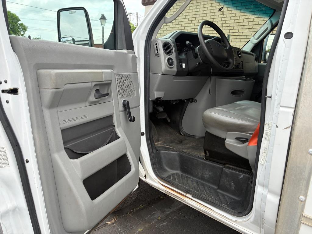 2015 Ford E-Series Cutaway Base - Photo 14