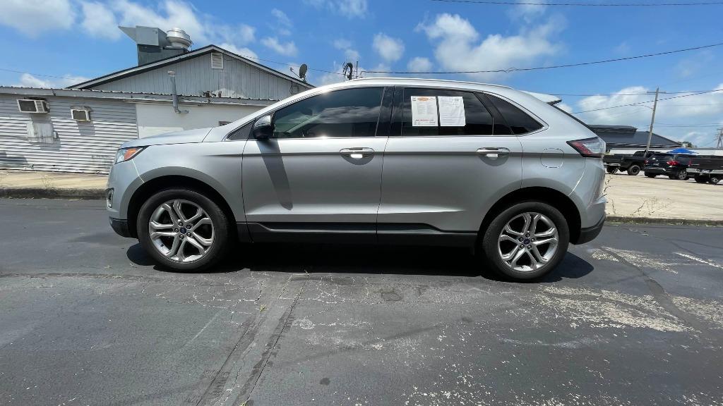 2017 Ford Edge Titanium photo 2