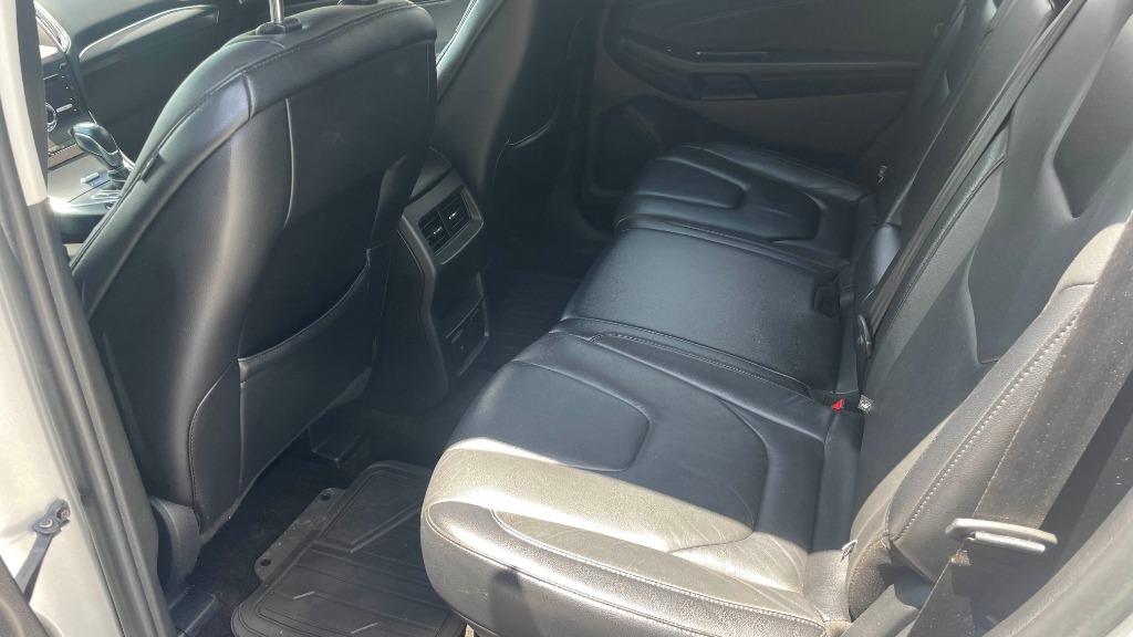 2017 Ford Edge Titanium photo 14