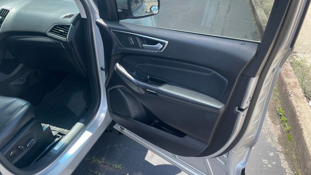 2017 Ford Edge Titanium photo 11