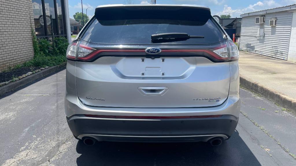 2017 Ford Edge Titanium photo 4