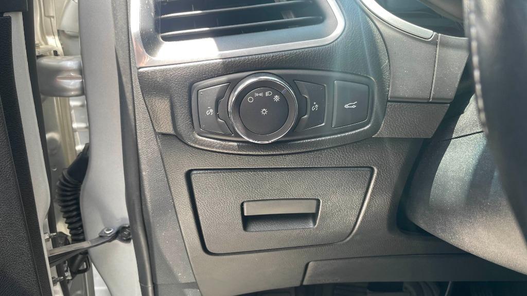 2017 Ford Edge Titanium photo 26