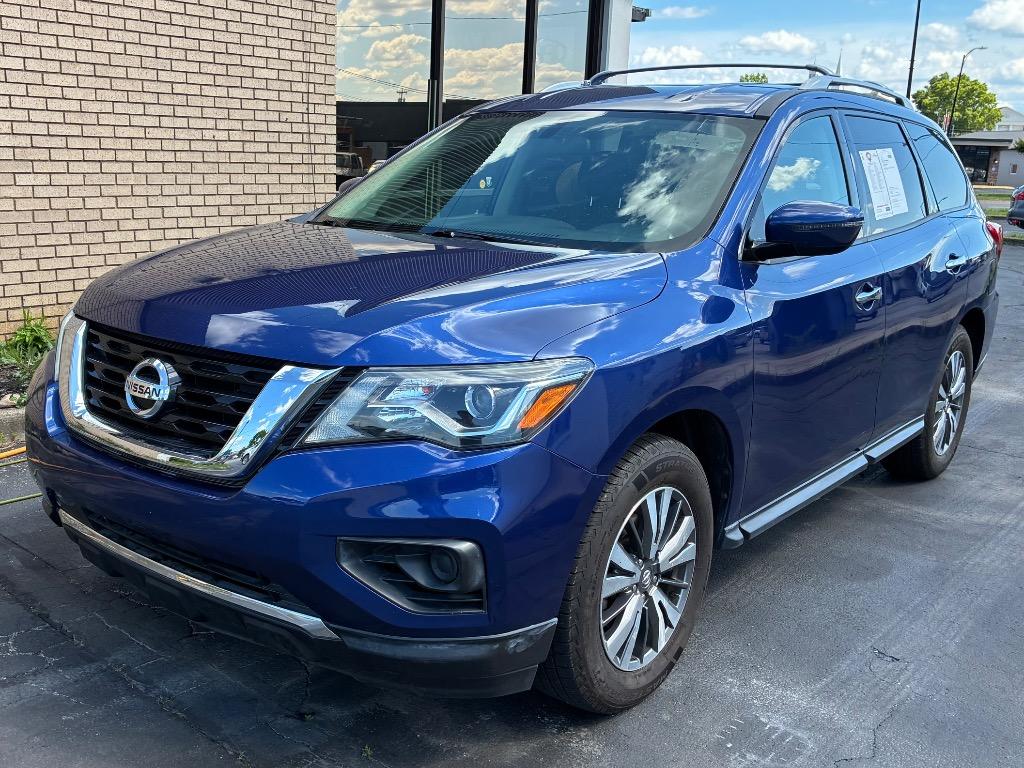 2019 Nissan Pathfinder S 2WD's photo
