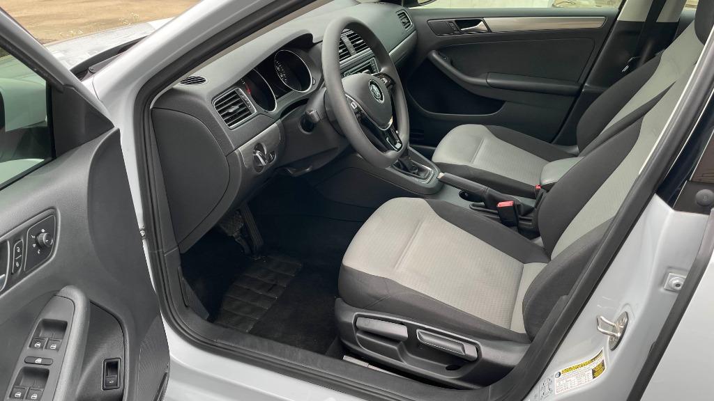 2018 Volkswagen Jetta S photo 9
