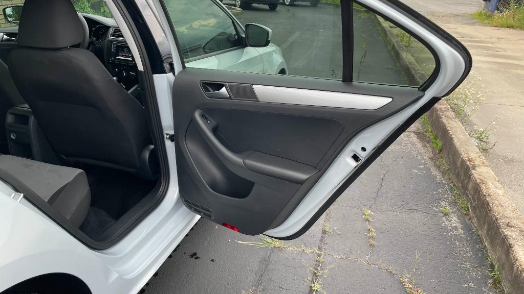 2018 Volkswagen Jetta S photo 12